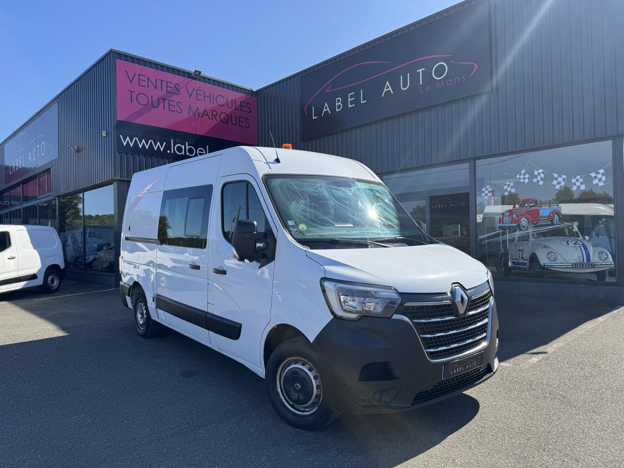 Renault Master 7 PLACES Confort F3300 L2H2 2.3 dCi - 135 III CABINE APPROFONDIE Cabine approfondie L2H2 Tra - Bestelwagen met dubbele cabine: afbeelding 2 Renault Master 7 PLACES Confort F3300 L2H2 2.3 dCi - 135 III CABINE APPROFONDIE Cabine approfondie L2H2 Tra - Bestelwagen met dubbele cabine: afbeelding 2