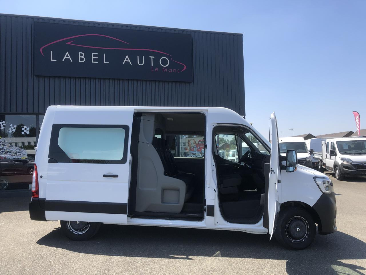 Renault Master F3300 L2H2 2.3 DCI 135CH CABINE APPROFONDIE CONFORT 7 PLACES - Bestelwagen met dubbele cabine: afbeelding 2 Renault Master F3300 L2H2 2.3 DCI 135CH CABINE APPROFONDIE CONFORT 7 PLACES - Bestelwagen met dubbele cabine: afbeelding 2