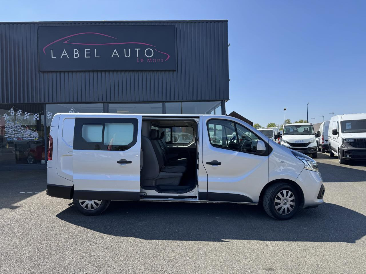 Renault Trafic L2H1 2.0 DCI 145CH CABINE APPROFONDIE 6 PLACES CONFORT EDC - Bestelwagen met dubbele cabine: afbeelding 1 Renault Trafic L2H1 2.0 DCI 145CH CABINE APPROFONDIE 6 PLACES CONFORT EDC - Bestelwagen met dubbele cabine: afbeelding 1