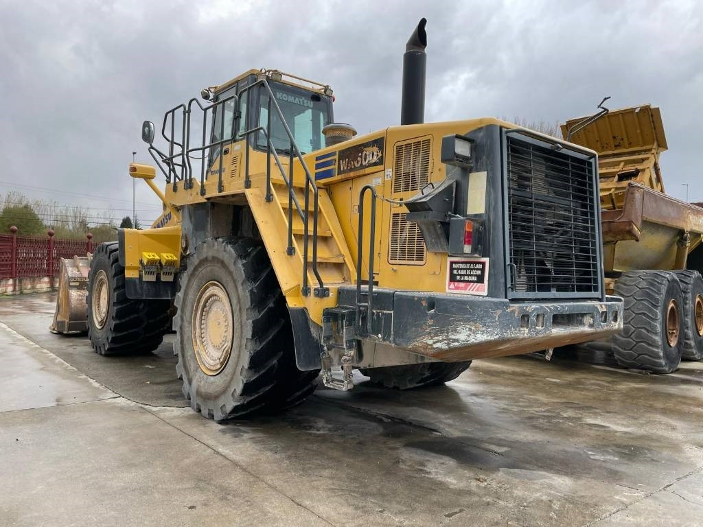 Komatsu WA 600-6  - Wiellader: afbeelding 1 Komatsu WA 600-6  - Wiellader: afbeelding 1