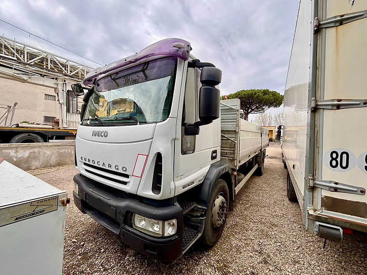 Iveco EUROCARGO 180E25 CASSONE FISSO - Vrachtwagen met open laadbak: afbeelding 3 Iveco EUROCARGO 180E25 CASSONE FISSO - Vrachtwagen met open laadbak: afbeelding 3