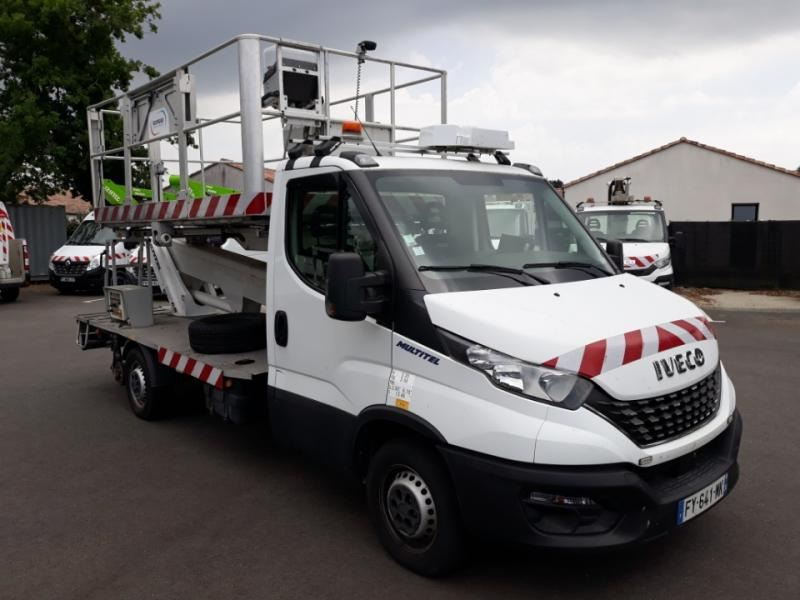 Iveco Daily 35S14 Plateau Nacelle 6m50 Spécial tunnel - Vrachtwagen hoogwerker: afbeelding 2 Iveco Daily 35S14 Plateau Nacelle 6m50 Spécial tunnel - Vrachtwagen hoogwerker: afbeelding 2