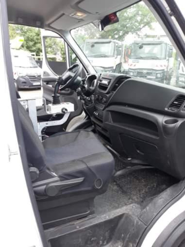 Iveco Daily 35S14 Plateau Nacelle 6m50 Spécial tunnel - Vrachtwagen hoogwerker: afbeelding 5 Iveco Daily 35S14 Plateau Nacelle 6m50 Spécial tunnel - Vrachtwagen hoogwerker: afbeelding 5