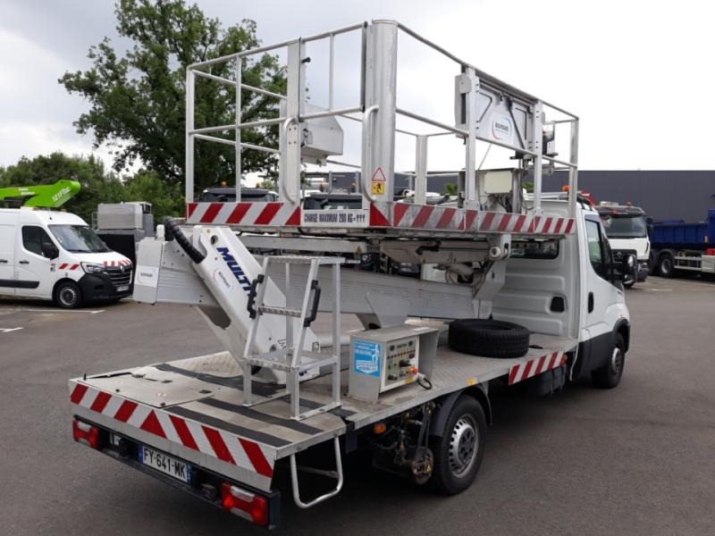 Iveco Daily 35S14 Plateau Nacelle 6m50 Spécial tunnel - Vrachtwagen hoogwerker: afbeelding 4 Iveco Daily 35S14 Plateau Nacelle 6m50 Spécial tunnel - Vrachtwagen hoogwerker: afbeelding 4