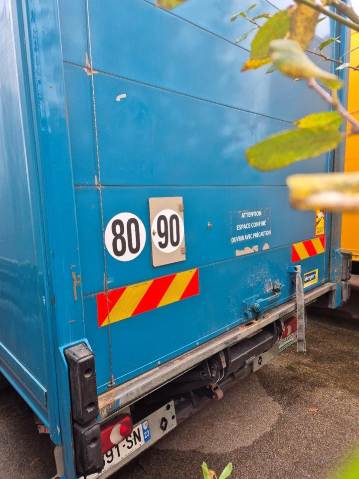 Renault D 7.5 LOW P4X2 210E6 Fourgon Polyfond avec hayon rabattable - Bakwagen: afbeelding 3 Renault D 7.5 LOW P4X2 210E6 Fourgon Polyfond avec hayon rabattable - Bakwagen: afbeelding 3