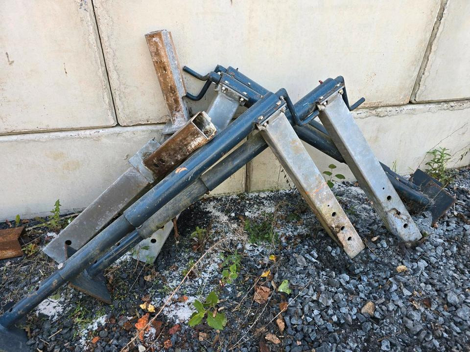 4x Stützen für Küpper-Weisser Salzstreuer Container Wohnkabine Schmidt Epoke Gmeiner Salzsilo Streuautomat Winterdienst - Zout/ Zandstrooier: afbeelding 1 4x Stützen für Küpper-Weisser Salzstreuer Container Wohnkabine Schmidt Epoke Gmeiner Salzsilo Streuautomat Winterdienst - Zout/ Zandstrooier: afbeelding 1