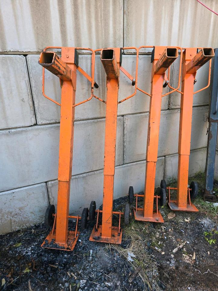 4x Stützen für Salzstreuer Container Wohnkabine Schmidt Epoke Gmeiner Salzsilo Streuautomat Winterdienst - Zout/ Zandstrooier: afbeelding 1 4x Stützen für Salzstreuer Container Wohnkabine Schmidt Epoke Gmeiner Salzsilo Streuautomat Winterdienst - Zout/ Zandstrooier: afbeelding 1