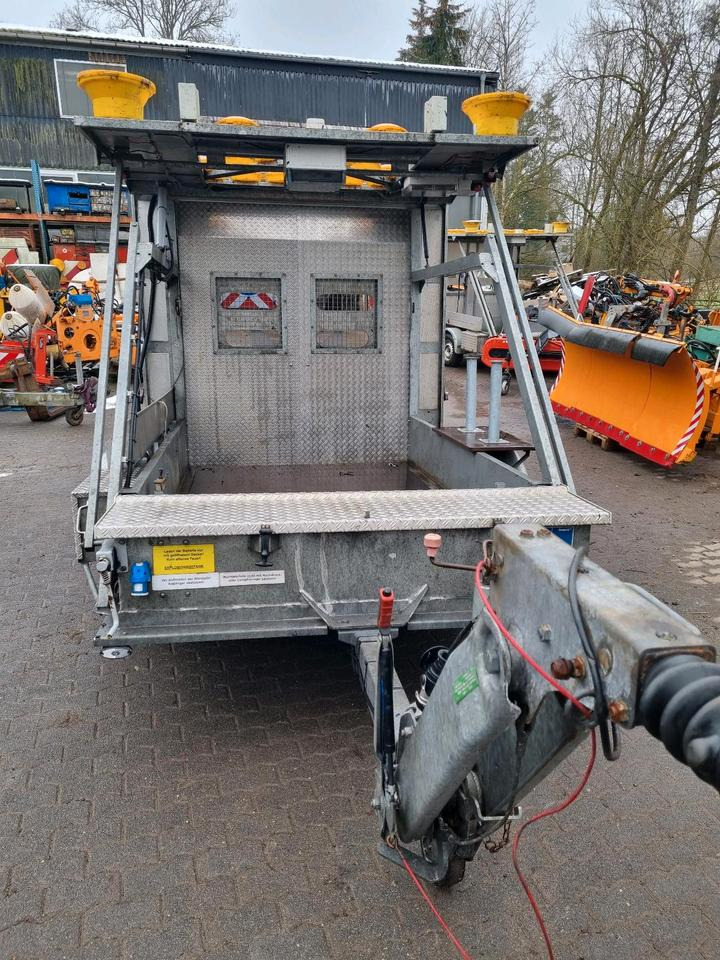 Mersch LED Absperrtafel 2017 Nissen Anlage Verkehrsleitanhänger Verkehrssicherungsanhänger Sperrwand Verkehrsleittafel Verkehrsleitanhänger - Aanhanger: afbeelding 5 Mersch LED Absperrtafel 2017 Nissen Anlage Verkehrsleitanhänger Verkehrssicherungsanhänger Sperrwand Verkehrsleittafel Verkehrsleitanhänger - Aanhanger: afbeelding 5