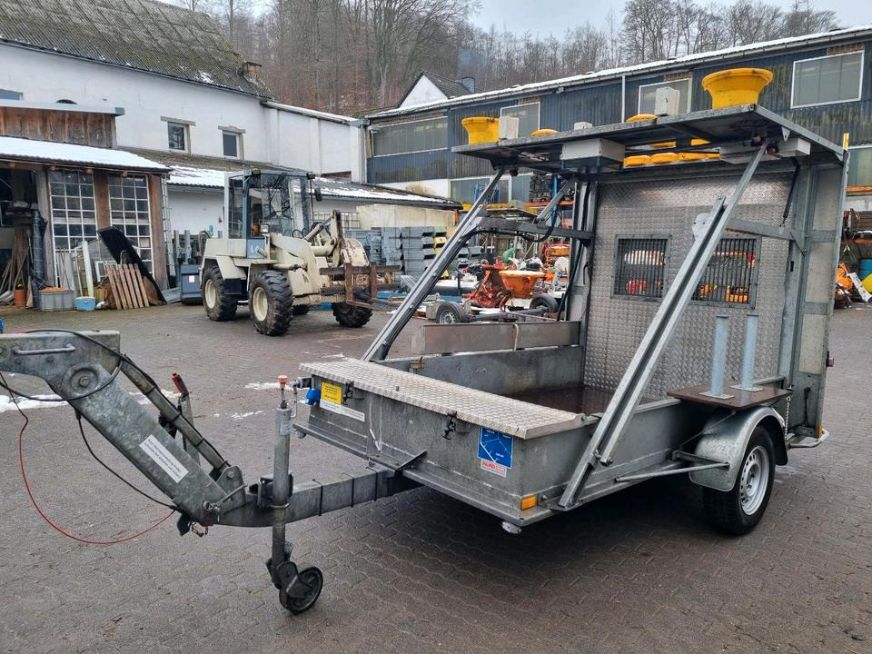 Mersch LED Absperrtafel 2017 Nissen Anlage Verkehrsleitanhänger Verkehrssicherungsanhänger Sperrwand Verkehrsleittafel Verkehrsleitanhänger - Aanhanger: afbeelding 3 Mersch LED Absperrtafel 2017 Nissen Anlage Verkehrsleitanhänger Verkehrssicherungsanhänger Sperrwand Verkehrsleittafel Verkehrsleitanhänger - Aanhanger: afbeelding 3