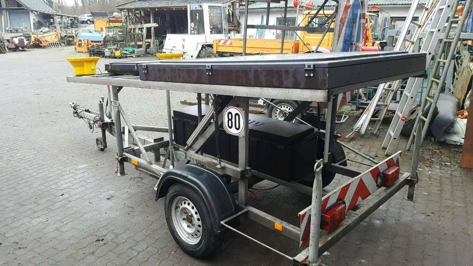 Nissen LED Verkehrsleitanhänger verkehrssicherungsanhänger - Aanhanger: afbeelding 2 Nissen LED Verkehrsleitanhänger verkehrssicherungsanhänger - Aanhanger: afbeelding 2