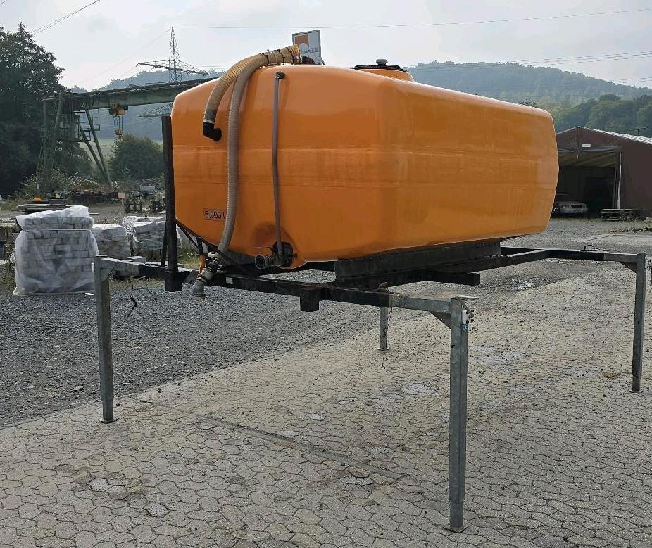 Dücker 5m3 Wassertank Wasserfass für Unimog UGE UGN 405 U300 400 500 427 430 LKW Boschung wassertank Laugentank Bewässerung 5000liter - Tankcontainer: afbeelding 2 Dücker 5m3 Wassertank Wasserfass für Unimog UGE UGN 405 U300 400 500 427 430 LKW Boschung wassertank Laugentank Bewässerung 5000liter - Tankcontainer: afbeelding 2