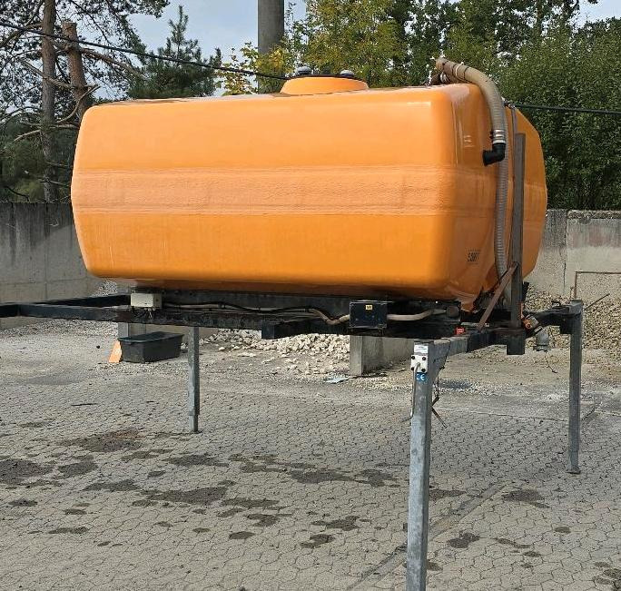 Dücker 5m3 Wassertank Wasserfass für Unimog UGE UGN 405 U300 400 500 427 430 LKW Boschung wassertank Laugentank Bewässerung 5000liter - Tankcontainer: afbeelding 4 Dücker 5m3 Wassertank Wasserfass für Unimog UGE UGN 405 U300 400 500 427 430 LKW Boschung wassertank Laugentank Bewässerung 5000liter - Tankcontainer: afbeelding 4