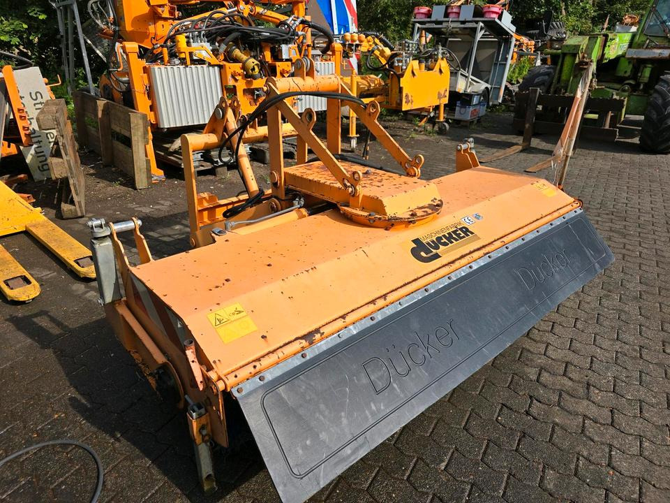 Dücker FKM Kehrmaschine Frontkehrmaschine für Unimog 405 U 300 400 500 423 427 430 318 530 Besen Kehrbesen - Veeg: afbeelding 2 Dücker FKM Kehrmaschine Frontkehrmaschine für Unimog 405 U 300 400 500 423 427 430 318 530 Besen Kehrbesen - Veeg: afbeelding 2