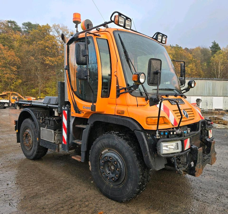 Unimog U400 Bluetec 5 2011 405 Mercedes-Benz U 300 500 423 427 430 527 530 - Gemeentelijke machine/ Speciaal: afbeelding 2 Unimog U400 Bluetec 5 2011 405 Mercedes-Benz U 300 500 423 427 430 527 530 - Gemeentelijke machine/ Speciaal: afbeelding 2