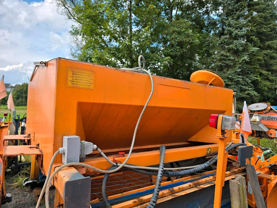Gmeiner STA 2000TC Salzstreuer 2m3 Streuautomat Salzsilo Winterdienst Unimog 405 U300 400 500 423 427 430 318 Multicar tremo - Zout/ Zandstrooier: afbeelding 3 Gmeiner STA 2000TC Salzstreuer 2m3 Streuautomat Salzsilo Winterdienst Unimog 405 U300 400 500 423 427 430 318 Multicar tremo - Zout/ Zandstrooier: afbeelding 3
