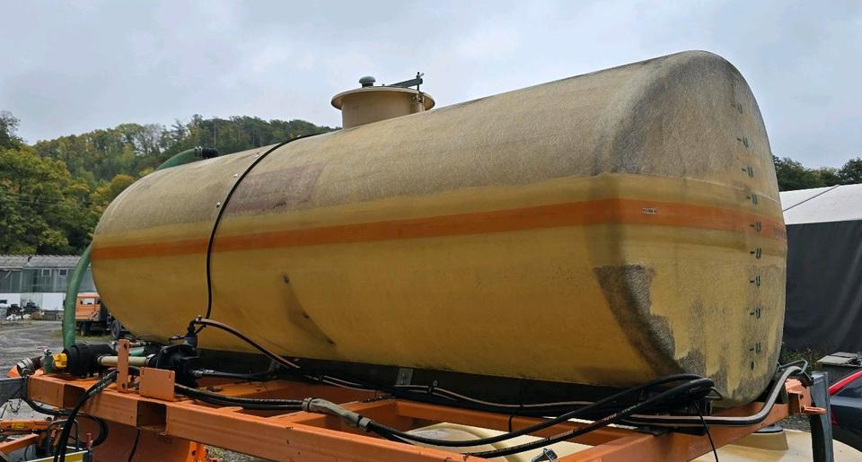 Mulag 5000FL 5m3 Wassertank Speidel Wasserfass für Unimog UGE UGN 405 U300 400 500 427 430 LKW Boschung wassertank Laugentank Bewässerung 5000liter LKW - Tankcontainer: afbeelding 4 Mulag 5000FL 5m3 Wassertank Speidel Wasserfass für Unimog UGE UGN 405 U300 400 500 427 430 LKW Boschung wassertank Laugentank Bewässerung 5000liter LKW - Tankcontainer: afbeelding 4