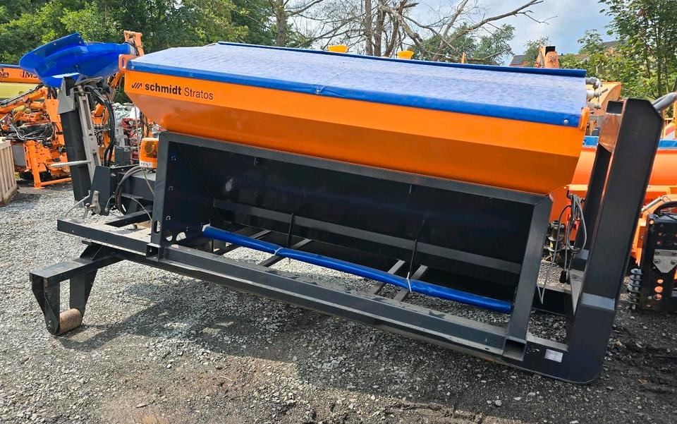 Neuwertiger Schmidt Stratos S30-27 VEP-490 Salzstreuer für Hakenlift Abrollcontainer Streuautomat Winterdienst Streusilo für LKW - Zout/ Zandstrooier: afbeelding 4 Neuwertiger Schmidt Stratos S30-27 VEP-490 Salzstreuer für Hakenlift Abrollcontainer Streuautomat Winterdienst Streusilo für LKW - Zout/ Zandstrooier: afbeelding 4