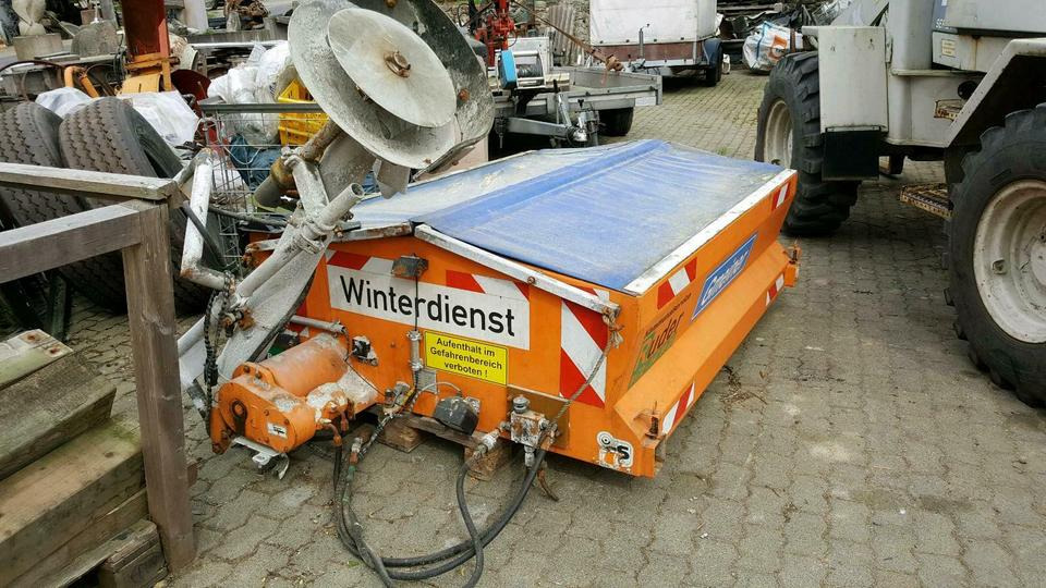 Salzstreuer Schmidt Winterdienst Unimog Multicar Tremo Fendt deut - Zout/ Zandstrooier: afbeelding 2 Salzstreuer Schmidt Winterdienst Unimog Multicar Tremo Fendt deut - Zout/ Zandstrooier: afbeelding 2