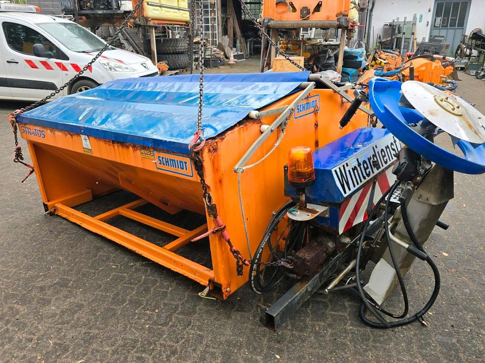 Salzstreuer Stratos F25K-19 für Unimog UGN UGE 424 427 405 U300 U 300 400 500 MERCEDES-BENZ 218 219 318 323 423 427 327 430 429 430 435 Salzsilo Streuautomat Winterdienst - Zout/ Zandstrooier: afbeelding 1 Salzstreuer Stratos F25K-19 für Unimog UGN UGE 424 427 405 U300 U 300 400 500 MERCEDES-BENZ 218 219 318 323 423 427 327 430 429 430 435 Salzsilo Streuautomat Winterdienst - Zout/ Zandstrooier: afbeelding 1