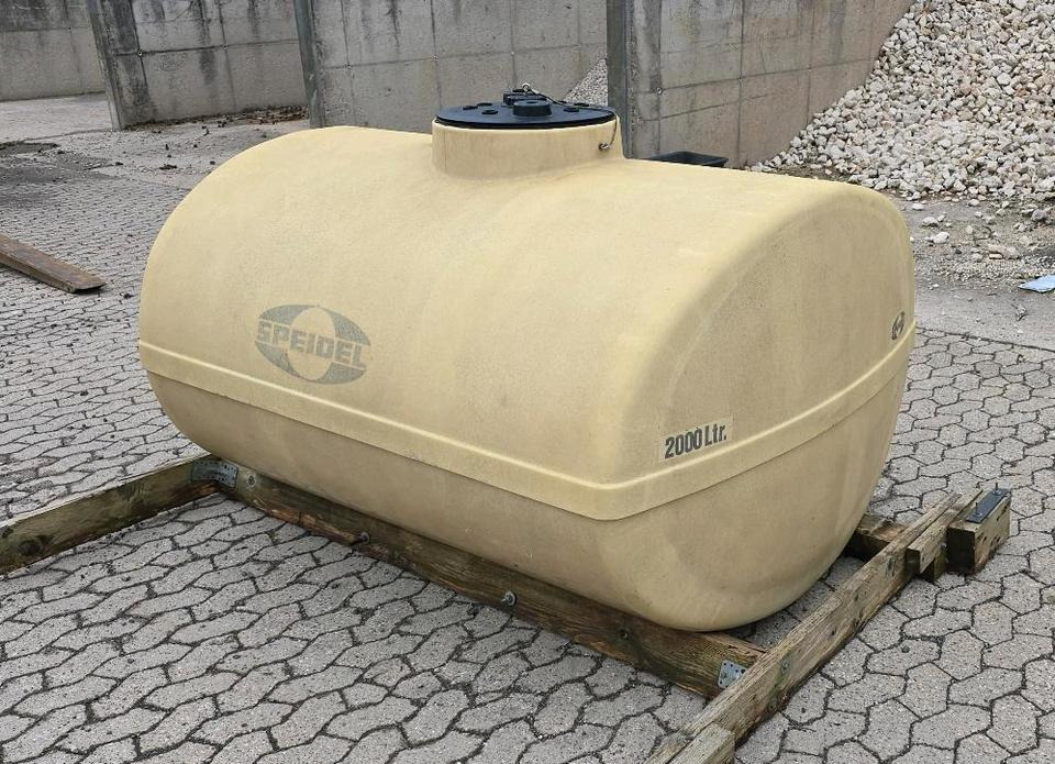 Schmidt Mulag 2m3 Wassertank Wasserfass Speidel für Unimog UGE UGN 405 U300 400 500 427 430 LKW Boschung wassertank Laugentank Bewässerung 5000liter - Tankcontainer: afbeelding 1 Schmidt Mulag 2m3 Wassertank Wasserfass Speidel für Unimog UGE UGN 405 U300 400 500 427 430 LKW Boschung wassertank Laugentank Bewässerung 5000liter - Tankcontainer: afbeelding 1