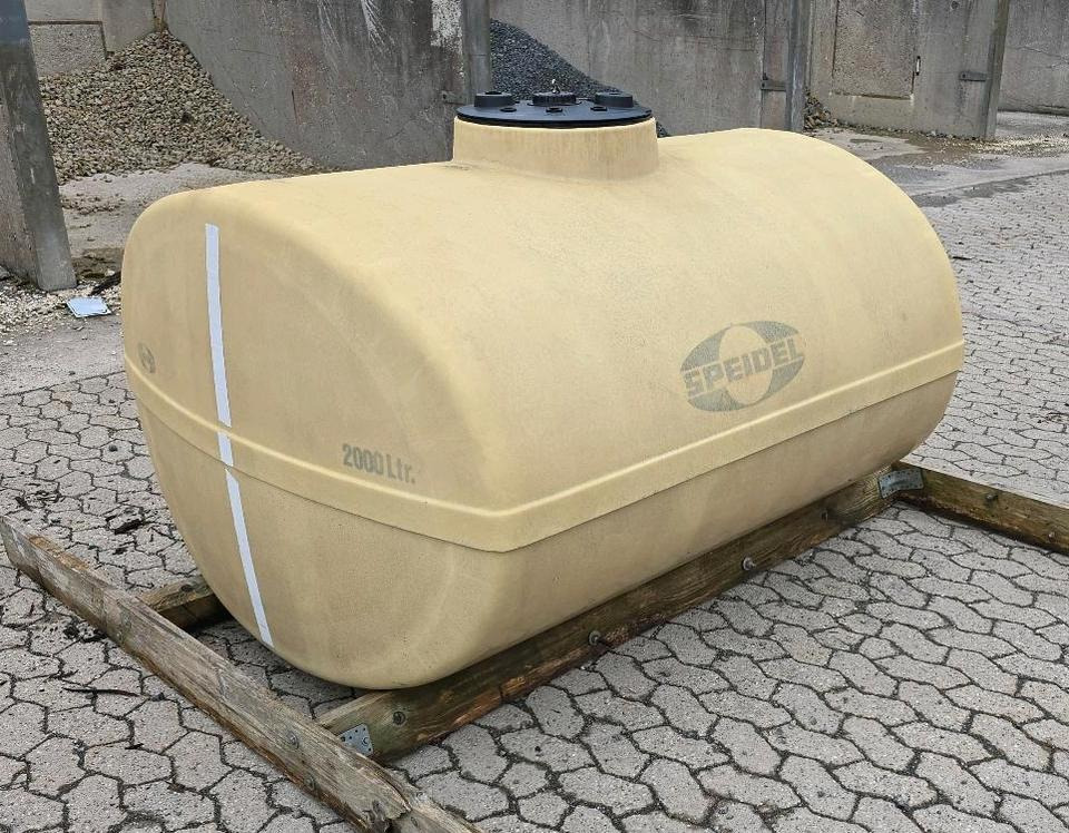 Schmidt Mulag 2m3 Wassertank Wasserfass Speidel für Unimog UGE UGN 405 U300 400 500 427 430 LKW Boschung wassertank Laugentank Bewässerung 5000liter - Tankcontainer: afbeelding 5 Schmidt Mulag 2m3 Wassertank Wasserfass Speidel für Unimog UGE UGN 405 U300 400 500 427 430 LKW Boschung wassertank Laugentank Bewässerung 5000liter - Tankcontainer: afbeelding 5