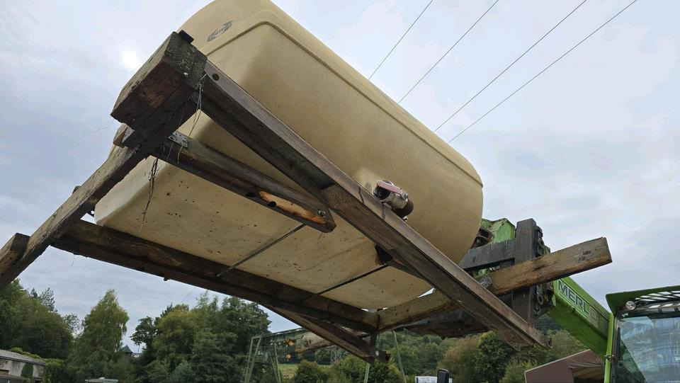 Schmidt Mulag 2m3 Wassertank Wasserfass Speidel für Unimog UGE UGN 405 U300 400 500 427 430 LKW Boschung wassertank Laugentank Bewässerung 5000liter - Tankcontainer: afbeelding 4 Schmidt Mulag 2m3 Wassertank Wasserfass Speidel für Unimog UGE UGN 405 U300 400 500 427 430 LKW Boschung wassertank Laugentank Bewässerung 5000liter - Tankcontainer: afbeelding 4