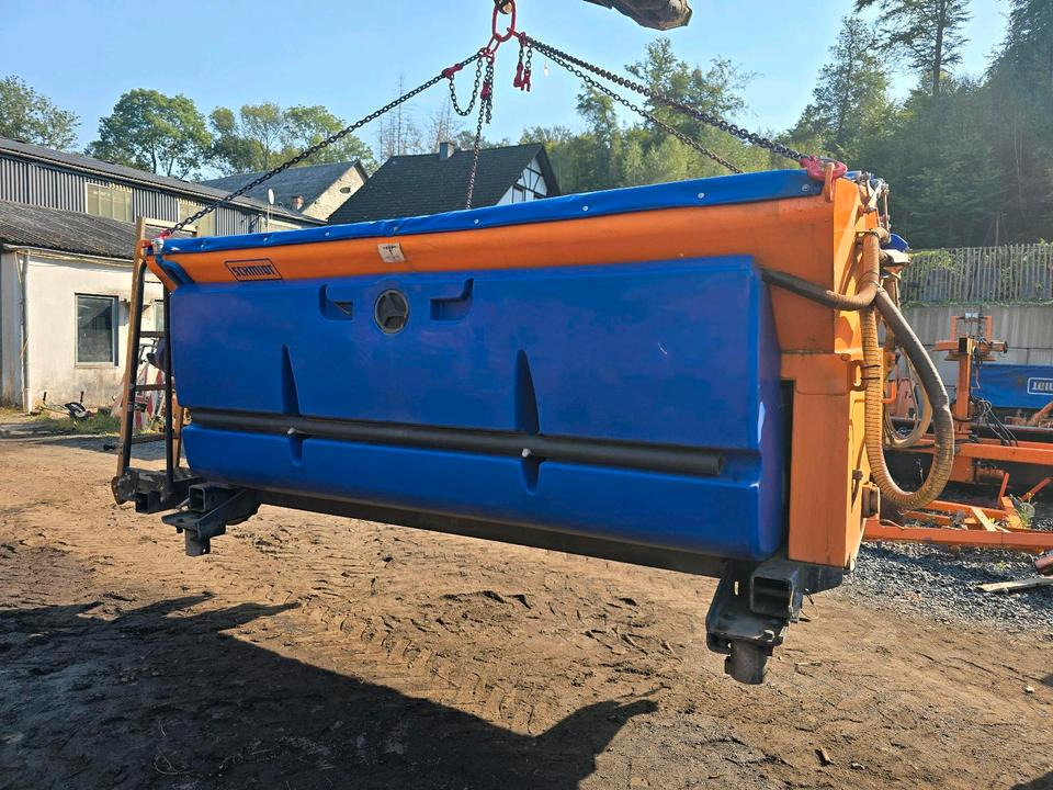 Schmidt Stratos Salzstreuer S44 4,4m3 für Unimog 405 U500 527 530 535 Aufbaustreuautomat Salzsilo Winterdienst Küpper-Weisser Epoke - Zout/ Zandstrooier: afbeelding 3 Schmidt Stratos Salzstreuer S44 4,4m3 für Unimog 405 U500 527 530 535 Aufbaustreuautomat Salzsilo Winterdienst Küpper-Weisser Epoke - Zout/ Zandstrooier: afbeelding 3