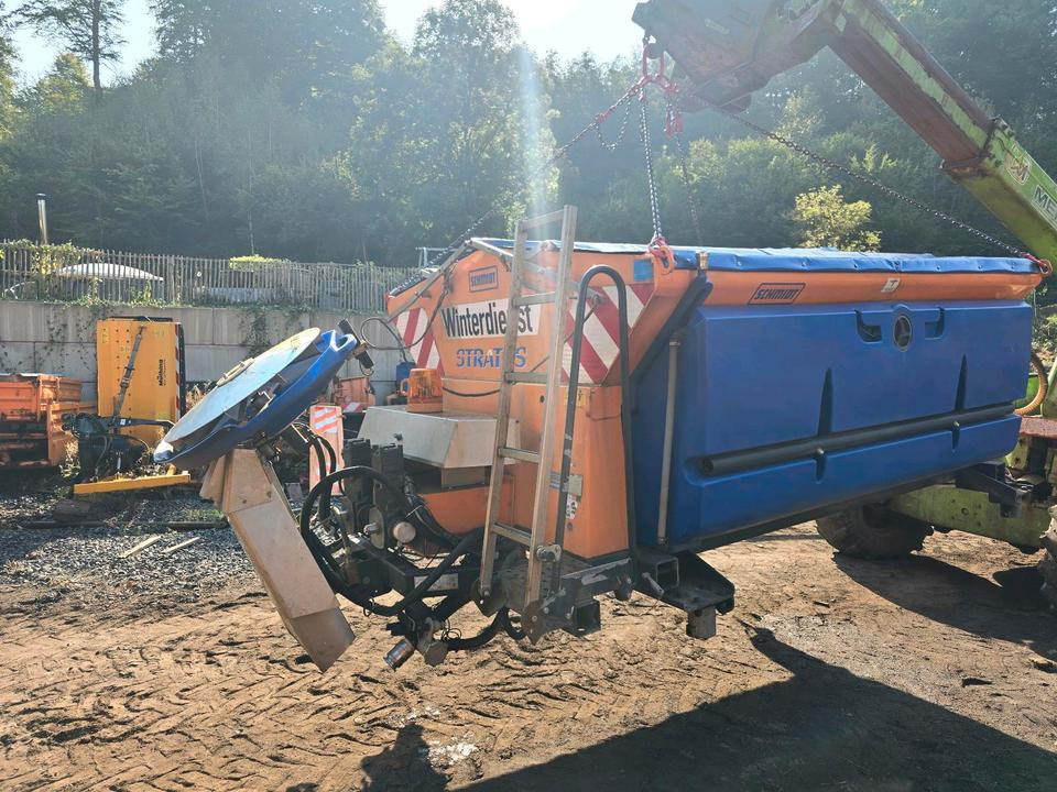 Schmidt Stratos Salzstreuer S44 4,4m3 für Unimog 405 U500 527 530 535 Aufbaustreuautomat Salzsilo Winterdienst Küpper-Weisser Epoke - Zout/ Zandstrooier: afbeelding 2 Schmidt Stratos Salzstreuer S44 4,4m3 für Unimog 405 U500 527 530 535 Aufbaustreuautomat Salzsilo Winterdienst Küpper-Weisser Epoke - Zout/ Zandstrooier: afbeelding 2
