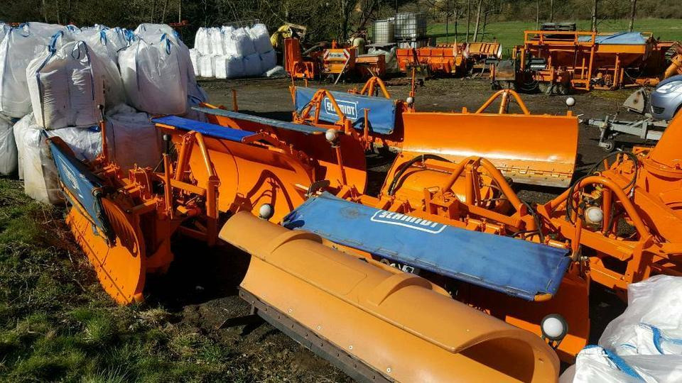 Schneepflug Schmidt Beilhack Winterdienst Schneeschild Unimog - Sneeuwschuif: afbeelding 2 Schneepflug Schmidt Beilhack Winterdienst Schneeschild Unimog - Sneeuwschuif: afbeelding 2