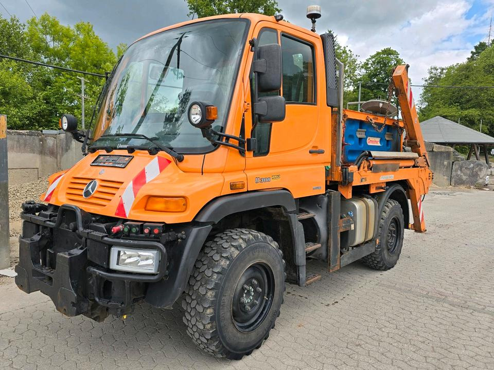 Unimog 405/10 U300 Bluetec 5 Mercedes-Benz U 300 UGE UGN mit Jotha Absetzkipper combi con 4518 Absetzer - Sneeuwruimer: afbeelding 3 Unimog 405/10 U300 Bluetec 5 Mercedes-Benz U 300 UGE UGN mit Jotha Absetzkipper combi con 4518 Absetzer - Sneeuwruimer: afbeelding 3