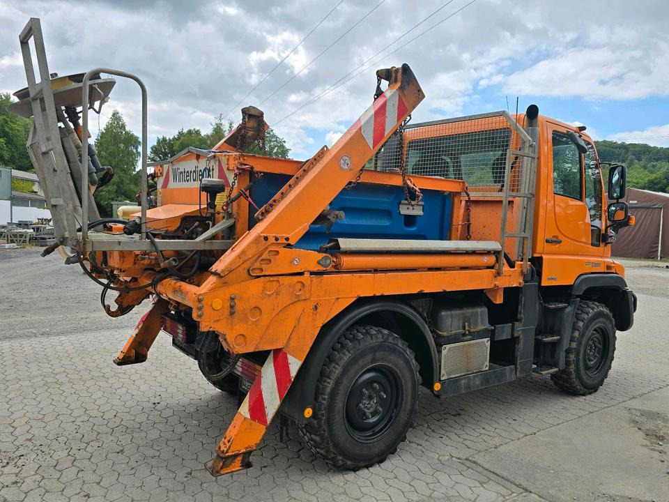 Unimog 405/10 U300 Bluetec 5 Mercedes-Benz U 300 UGE UGN mit Jotha Absetzkipper combi con 4518 Absetzer - Sneeuwruimer: afbeelding 4 Unimog 405/10 U300 Bluetec 5 Mercedes-Benz U 300 UGE UGN mit Jotha Absetzkipper combi con 4518 Absetzer - Sneeuwruimer: afbeelding 4