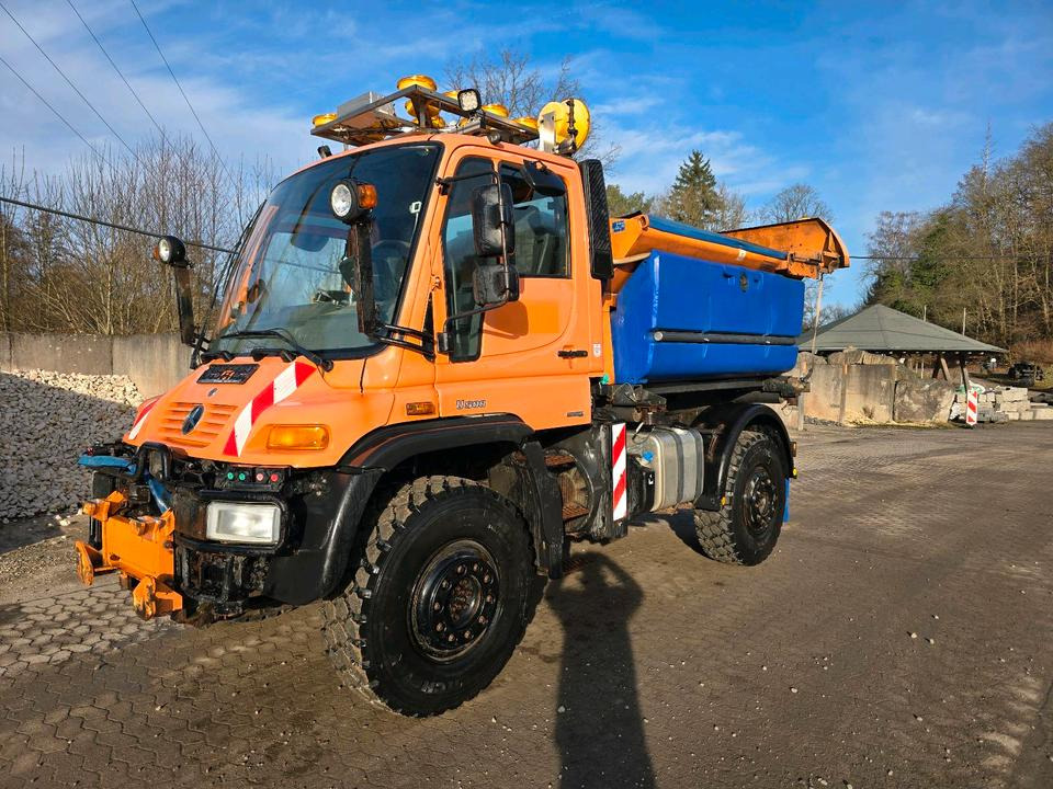 Unimog U500 2008 EasyDrive Variopilot Leistungshydraulik 405/10 405/12 NKS-Z-UGN-43K Bluetec 4 Mercedes-Benz UGE UGN Schmidt Stratos Salzstreuer - Sneeuwruimer: afbeelding 1 Unimog U500 2008 EasyDrive Variopilot Leistungshydraulik 405/10 405/12 NKS-Z-UGN-43K Bluetec 4 Mercedes-Benz UGE UGN Schmidt Stratos Salzstreuer - Sneeuwruimer: afbeelding 1