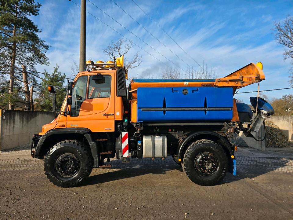 Unimog U500 2008 EasyDrive Variopilot Leistungshydraulik 405/10 405/12 NKS-Z-UGN-43K Bluetec 4 Mercedes-Benz UGE UGN Schmidt Stratos Salzstreuer - Sneeuwruimer: afbeelding 2 Unimog U500 2008 EasyDrive Variopilot Leistungshydraulik 405/10 405/12 NKS-Z-UGN-43K Bluetec 4 Mercedes-Benz UGE UGN Schmidt Stratos Salzstreuer - Sneeuwruimer: afbeelding 2