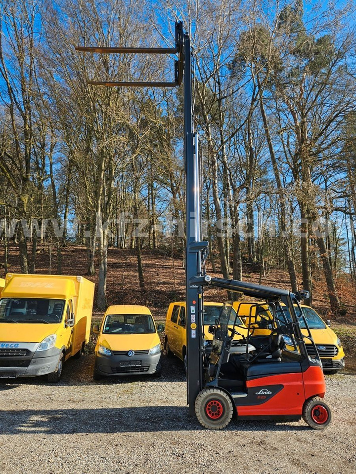 Linde E25 R Roadster , 6.880mm Hubhöhe, StVZO hydr. Zi - Elektrische heftruck: afbeelding 1 Linde E25 R Roadster , 6.880mm Hubhöhe, StVZO hydr. Zi - Elektrische heftruck: afbeelding 1