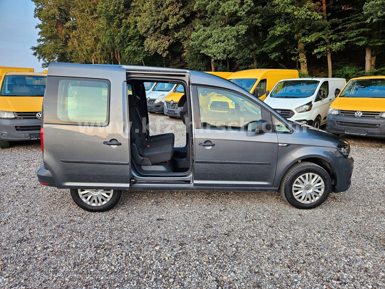 Volkswagen Caddy Temp*Sitzhzg*Navi*Blueth*2xSchiebetüre*1Hd - Personenvervoer: afbeelding 3 Volkswagen Caddy Temp*Sitzhzg*Navi*Blueth*2xSchiebetüre*1Hd - Personenvervoer: afbeelding 3