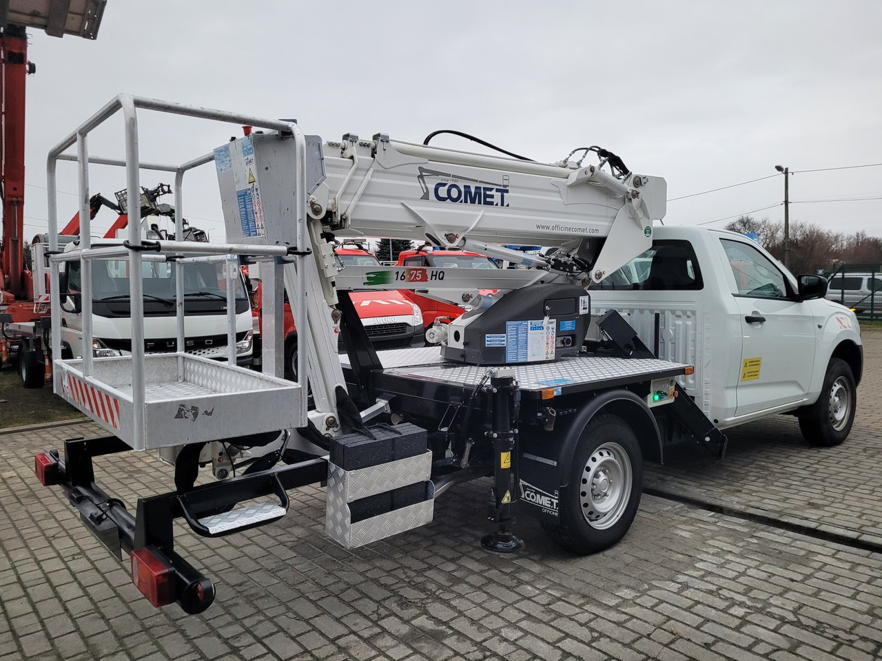Isuzu D-Max 4x4 podnośnik koszowy 16 m Comet New Eurosky bucket truck boom lift - Vrachtwagen hoogwerker: afbeelding 4 Isuzu D-Max 4x4 podnośnik koszowy 16 m Comet New Eurosky bucket truck boom lift - Vrachtwagen hoogwerker: afbeelding 4
