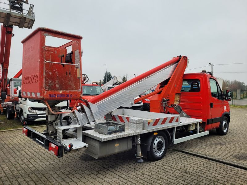 Iveco Daily 35S11 podnośnik koszowy 20 m Multitel MT202DS - Vrachtwagen hoogwerker: afbeelding 3 Iveco Daily 35S11 podnośnik koszowy 20 m Multitel MT202DS - Vrachtwagen hoogwerker: afbeelding 3