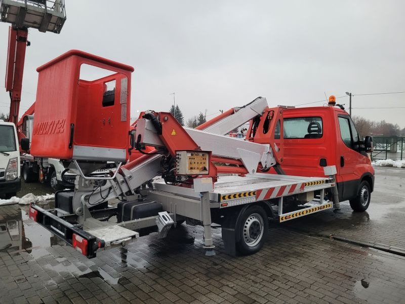 Iveco Daily 35S12 podnośnik koszowy 20 m Multitel MX200 bucket truck boom lift - Vrachtwagen hoogwerker: afbeelding 4 Iveco Daily 35S12 podnośnik koszowy 20 m Multitel MX200 bucket truck boom lift - Vrachtwagen hoogwerker: afbeelding 4