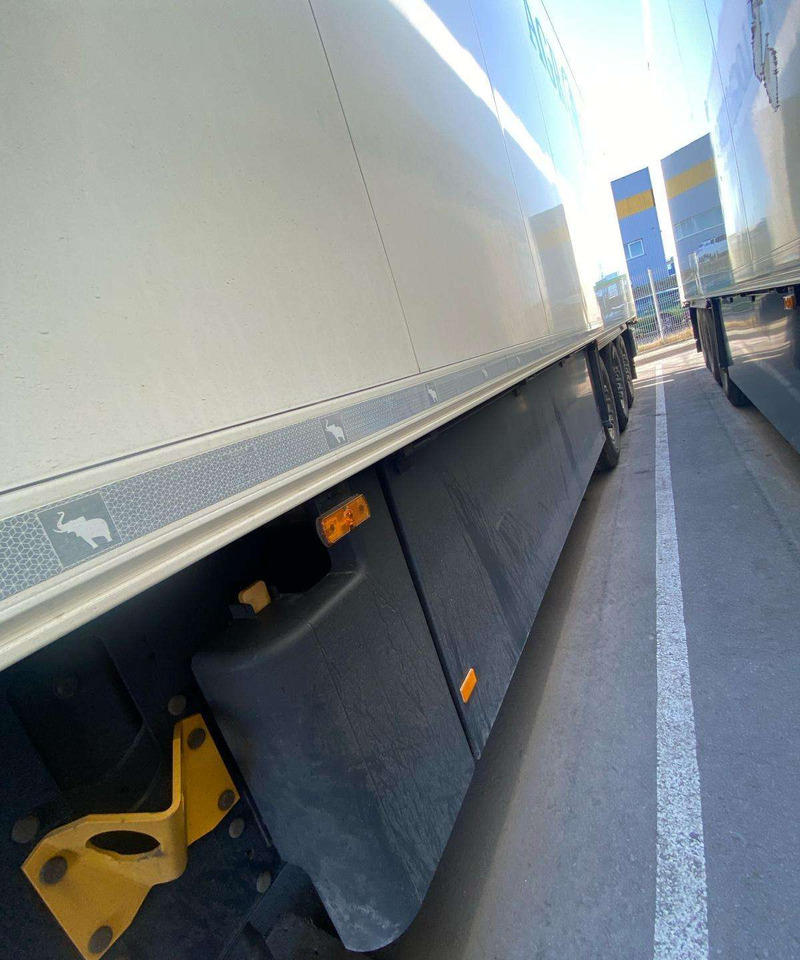 Schmitz SCHMITZ MULTITEMP 7cm - Koelwagen oplegger: afbeelding 2 Schmitz SCHMITZ MULTITEMP 7cm - Koelwagen oplegger: afbeelding 2