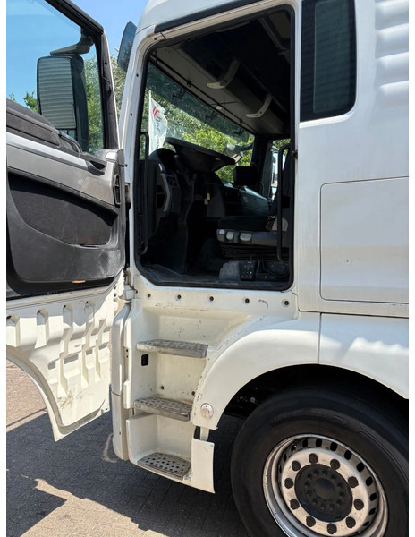 MAN TGX 26.440 / LOW KM ORIGINAL / HOLLAND TRUCK / 2 BEDS / - Trekker: afbeelding 5 MAN TGX 26.440 / LOW KM ORIGINAL / HOLLAND TRUCK / 2 BEDS / - Trekker: afbeelding 5