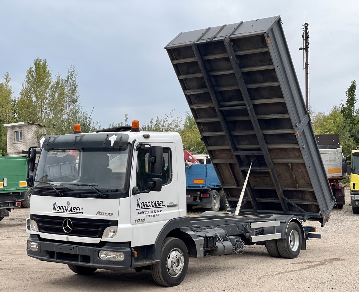 MERCEDES-BENZ ATEGO - Kipper vrachtwagen: afbeelding 1 MERCEDES-BENZ ATEGO - Kipper vrachtwagen: afbeelding 1