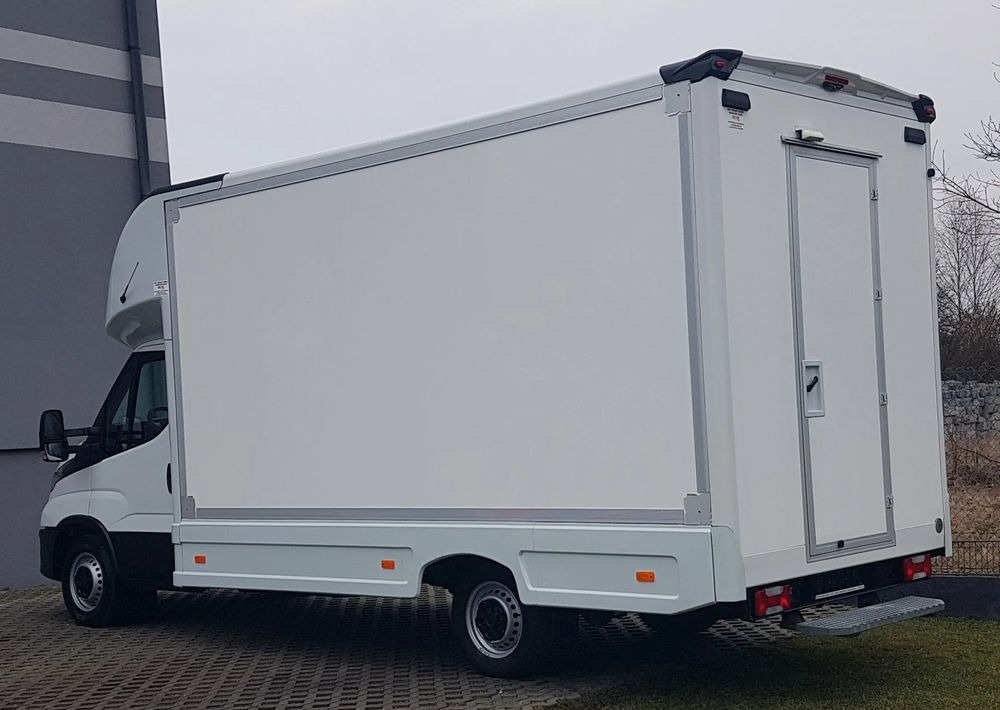 Iveco DAILY KONTENER NISKOPODŁOGOWY 4,43x2,23x2,42 SKLEP BAR FOODTRUCK KAMPER KLIMA - Camper: afbeelding 3 Iveco DAILY KONTENER NISKOPODŁOGOWY 4,43x2,23x2,42 SKLEP BAR FOODTRUCK KAMPER KLIMA - Camper: afbeelding 3