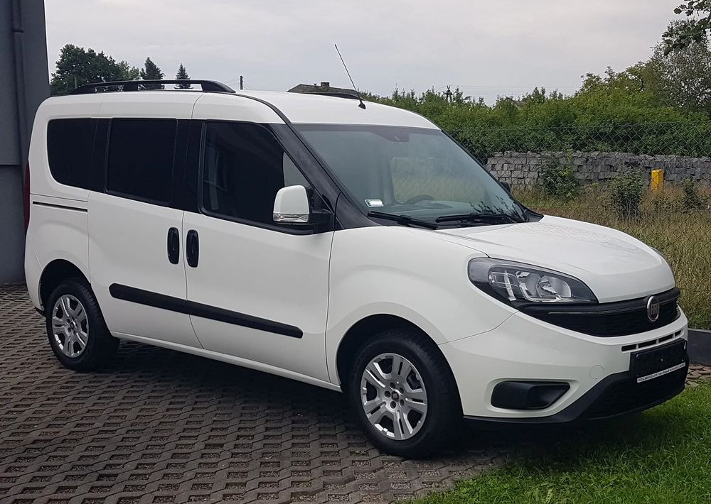Fiat Doblo 1.6 Multijet 16V Easy - Personenwagen: afbeelding 1 Fiat Doblo 1.6 Multijet 16V Easy - Personenwagen: afbeelding 1