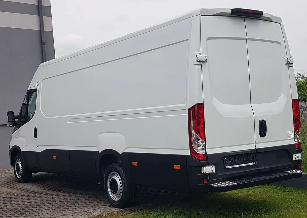 Iveco DAILY 35S15 3,0 MAXI DŁUGI WYSOKI KLIMATRONIK TEMPOMAT BLASZAK VAN - Gesloten bestelwagen: afbeelding 3 Iveco DAILY 35S15 3,0 MAXI DŁUGI WYSOKI KLIMATRONIK TEMPOMAT BLASZAK VAN - Gesloten bestelwagen: afbeelding 3