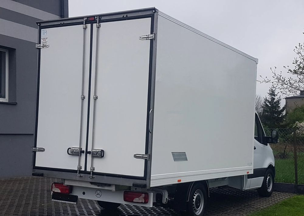 Mercedes-Benz Sprinter KONTENER 8EP 4,11x2,15x2,30 KLIMA 314 CDI MANUAL KRAJOWY AC - Bestelwagen gesloten laadbak: afbeelding 4 Mercedes-Benz Sprinter KONTENER 8EP 4,11x2,15x2,30 KLIMA 314 CDI MANUAL KRAJOWY AC - Bestelwagen gesloten laadbak: afbeelding 4