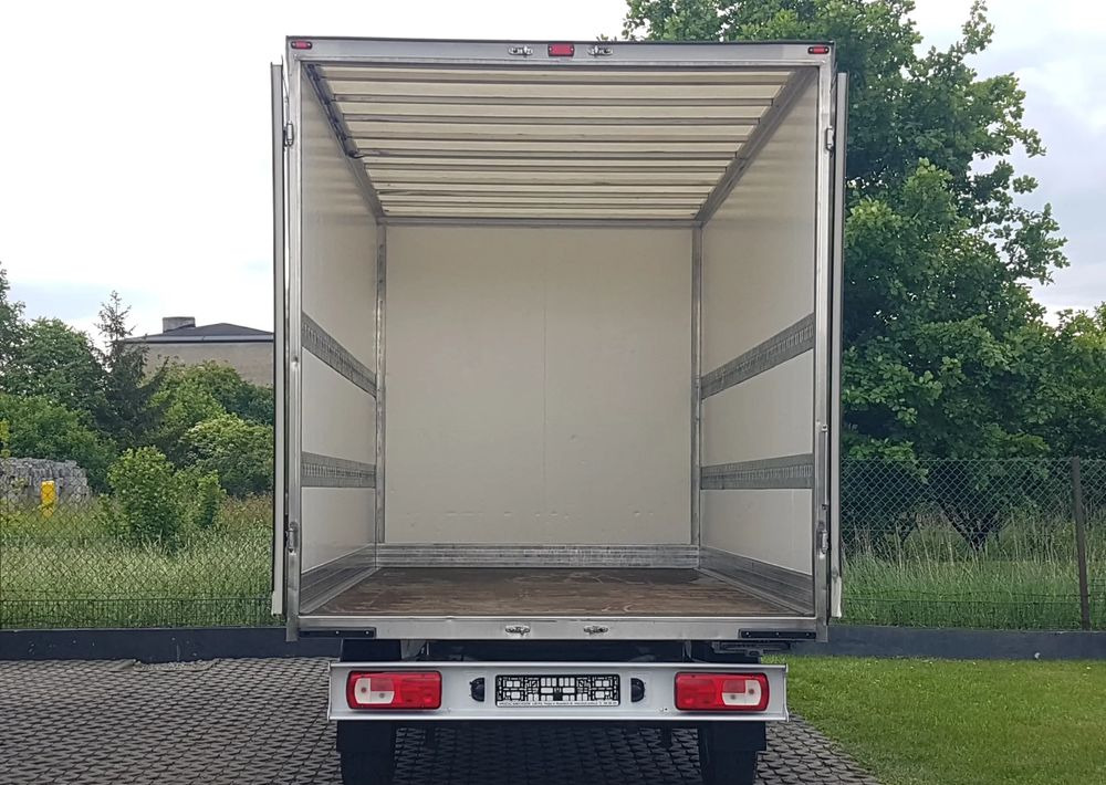 Volkswagen CRAFTER 8 EP KONTENER 4,09x2,15x2,32 KLIMA 2,0 TDI KRAJOWY - Bestelwagen gesloten laadbak: afbeelding 5 Volkswagen CRAFTER 8 EP KONTENER 4,09x2,15x2,32 KLIMA 2,0 TDI KRAJOWY - Bestelwagen gesloten laadbak: afbeelding 5