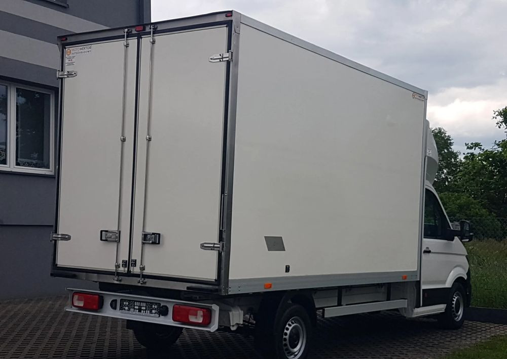 Volkswagen CRAFTER 8 EP KONTENER 4,09x2,15x2,32 KLIMA 2,0 TDI KRAJOWY - Bestelwagen gesloten laadbak: afbeelding 4 Volkswagen CRAFTER 8 EP KONTENER 4,09x2,15x2,32 KLIMA 2,0 TDI KRAJOWY - Bestelwagen gesloten laadbak: afbeelding 4