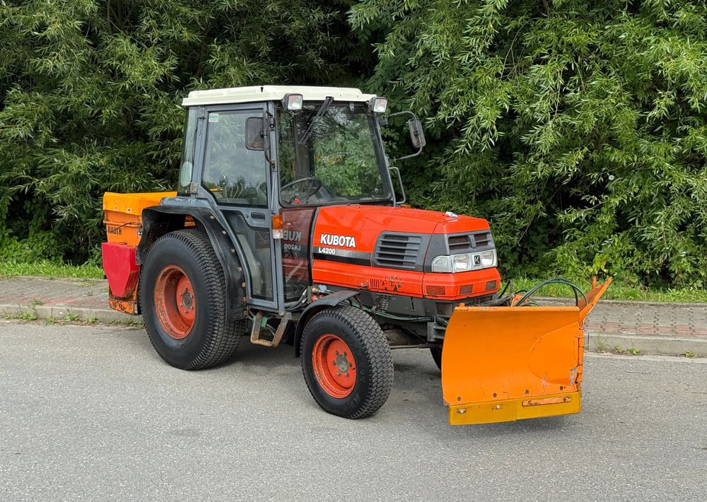 Kubota * Traktor KUBOTA L4200 * 4x4 * Pług Piaskarka * Wałek Przód Tył * Sprowadzony* Zimowe Utrzymanie - Tractor: afbeelding 2 Kubota * Traktor KUBOTA L4200 * 4x4 * Pług Piaskarka * Wałek Przód Tył * Sprowadzony* Zimowe Utrzymanie - Tractor: afbeelding 2