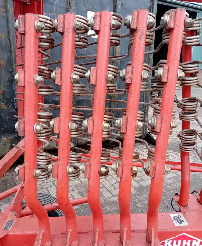 Kuhn GA4101GM zwadhark *Verkocht/sold* - Hooischudder: afbeelding 5 Kuhn GA4101GM zwadhark *Verkocht/sold* - Hooischudder: afbeelding 5