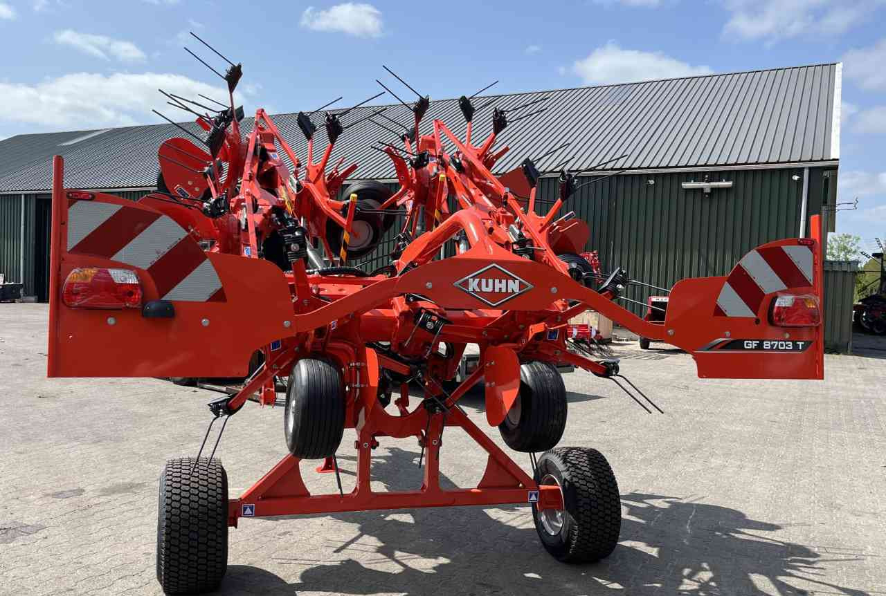 Kuhn GF8703T Schudder Tedder Kreiselheuer weidebouwmachines - Hooischudder: afbeelding 4 Kuhn GF8703T Schudder Tedder Kreiselheuer weidebouwmachines - Hooischudder: afbeelding 4